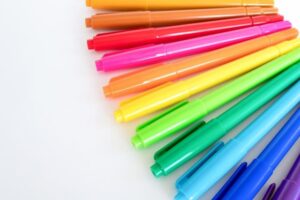 これで勉強の効率アップ？色ペンの効果的な使い分け方法