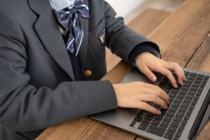 オンライン家庭教師は「手元カメラ」で劇的に変わる！成績が伸びる理由とおすすめ環境