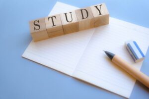 【中学生向け】オンライン家庭教師で成績は上がる？部活との両立と思春期の学習管理術